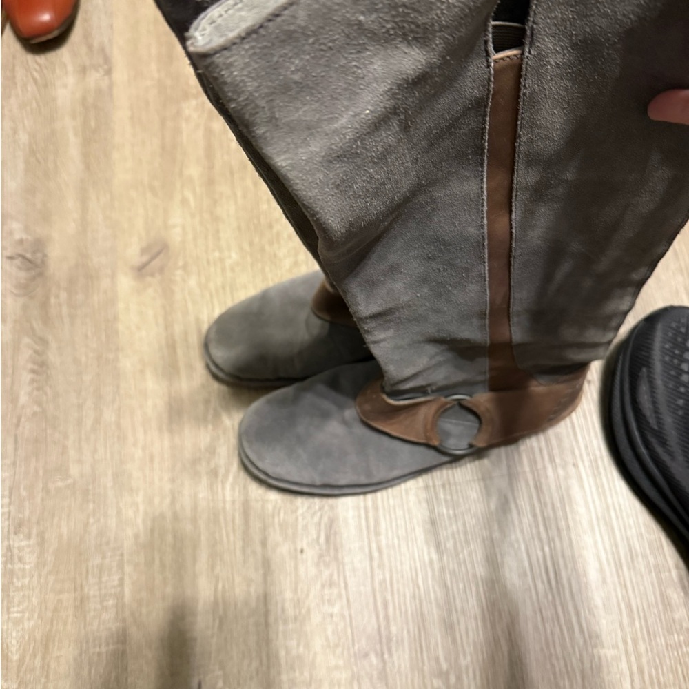 Women's Gray and Brown Heeled Boots